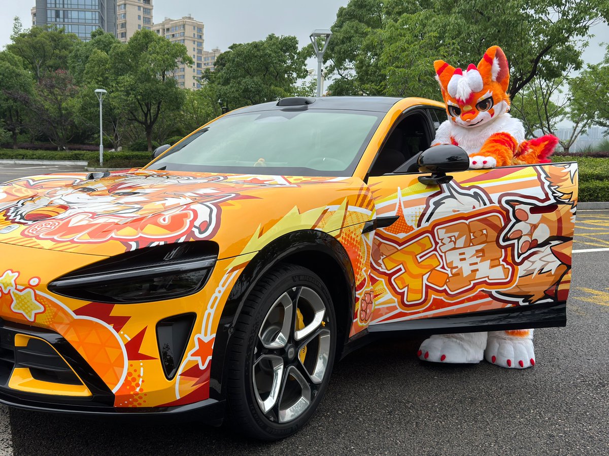 Moctarwing's tweet photo. #fursuitfriday
靓仔~要陪我兜一圈嘛？ https://t.co/6NMiog1fux
