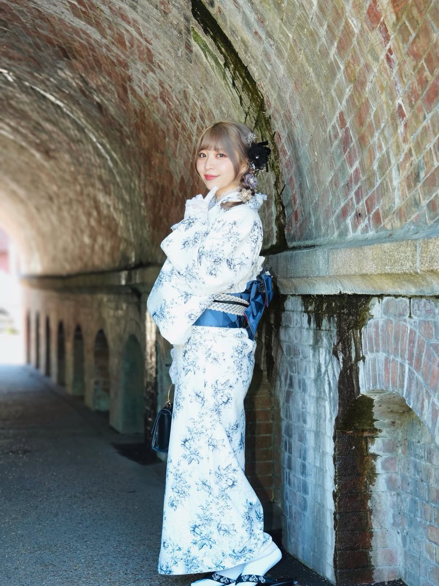 rena2023_live's tweet photo. 美少女図鑑×京都きもの町
《"旅する夏美人"決定戦2026》
7月20日(月)まで⚠️

夏といえば浴衣👘
夏の観光地 日光でも和装撮影したい☀️

写真は京都でのさつきさん撮影会⛩
レースでも甘すぎない
レトロモダンスタイルコーデ✨️
📸@OG5434 

#京都きもの町 #kimonomachi #着物 https://t.co/oXvw09l9Bp