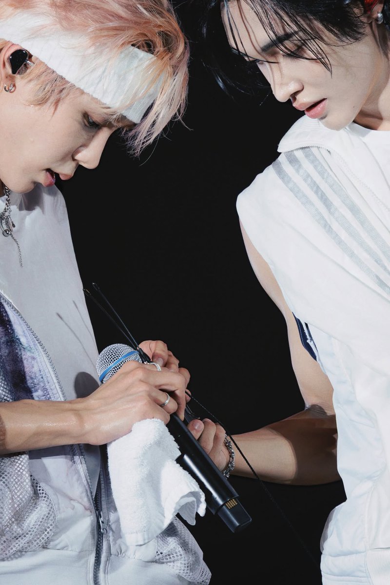 serenadeofaries's tweet photo. 와ㅏ...
#원빈 #쇼타로 

https://t.co/QrWvGb5Lkv https://t.co/OVXnQgwgXn