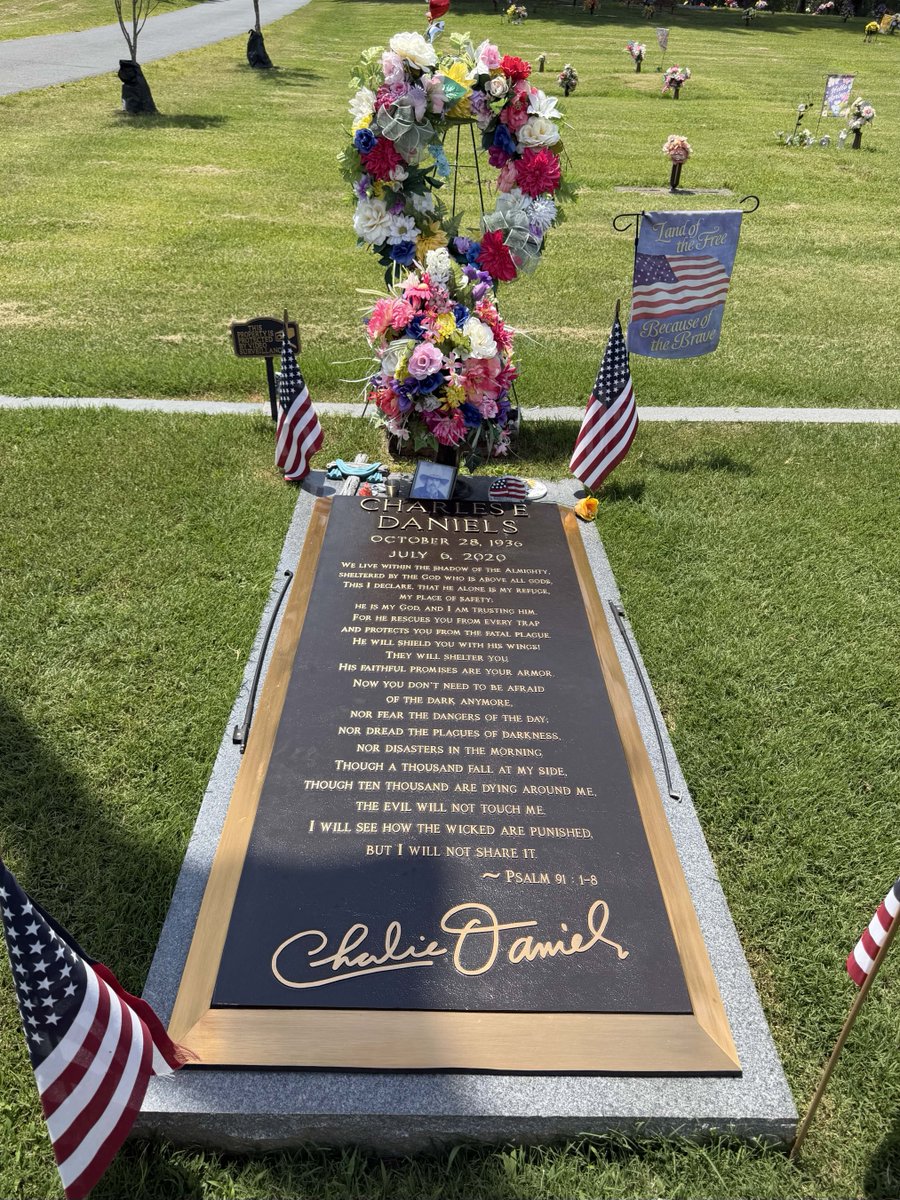 CharlieDaniels's tweet photo. Six years ago today, we laid dad‘s earthly body to rest, but we take comfort in the fact that this is not the end and that he is finally home and we will see him again. Heartfelt thanks to all who have kept us in their prayers. - CD, Jr. https://t.co/c5PiyKhuHR