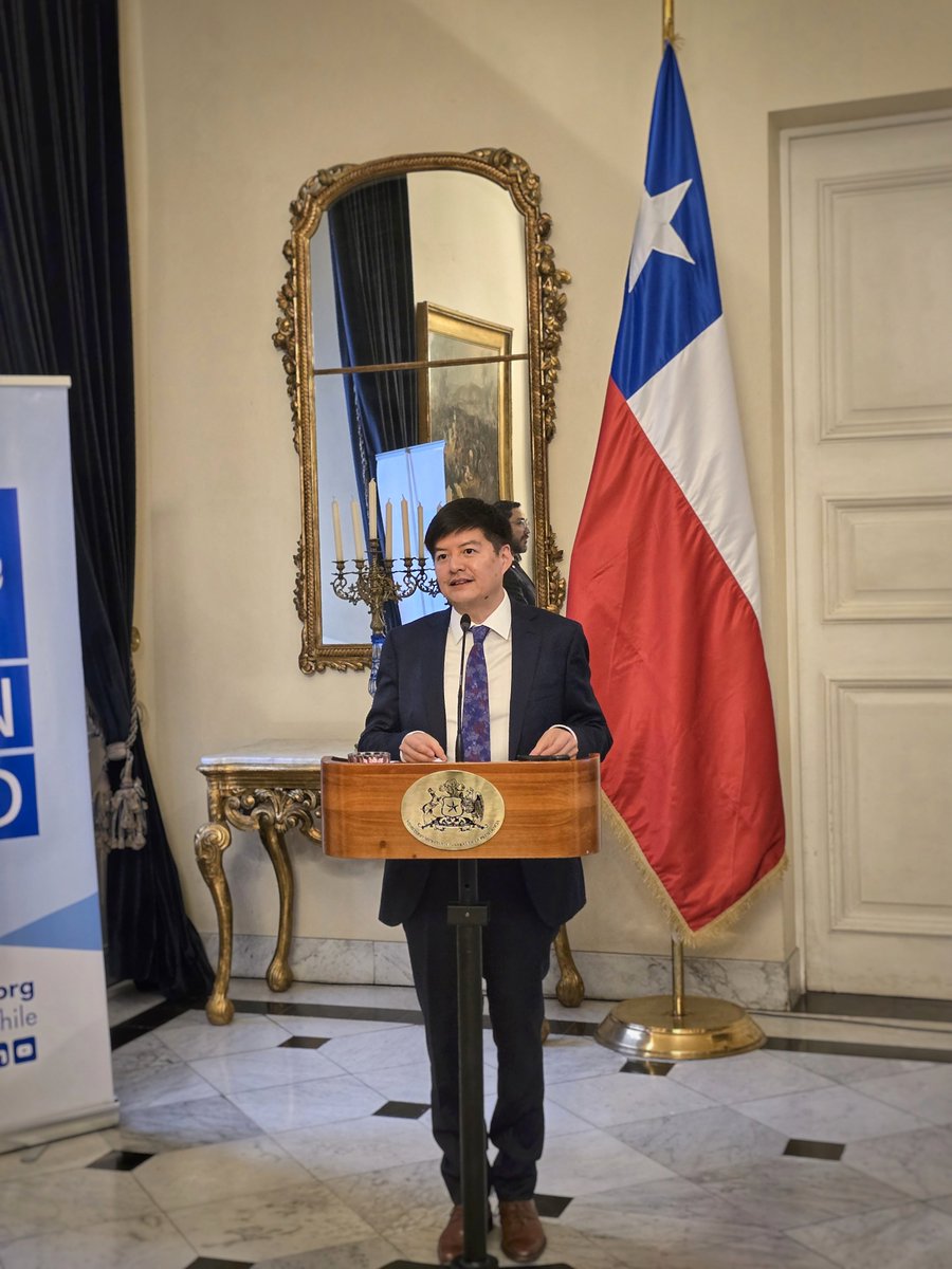 PNUDChile's tweet photo. 📍 Palacio de la Moneda | Lanzamiento de la "Guía para la elaboración y puesta en marcha de un Plan de Integridad Municipal", junto a @Integridad_gob y @Segpres, y la participación de @AChMChile.

📒 Documento para descarga: https://t.co/R3xq0XdpVg https://t.co/4XVhE6SQ8U