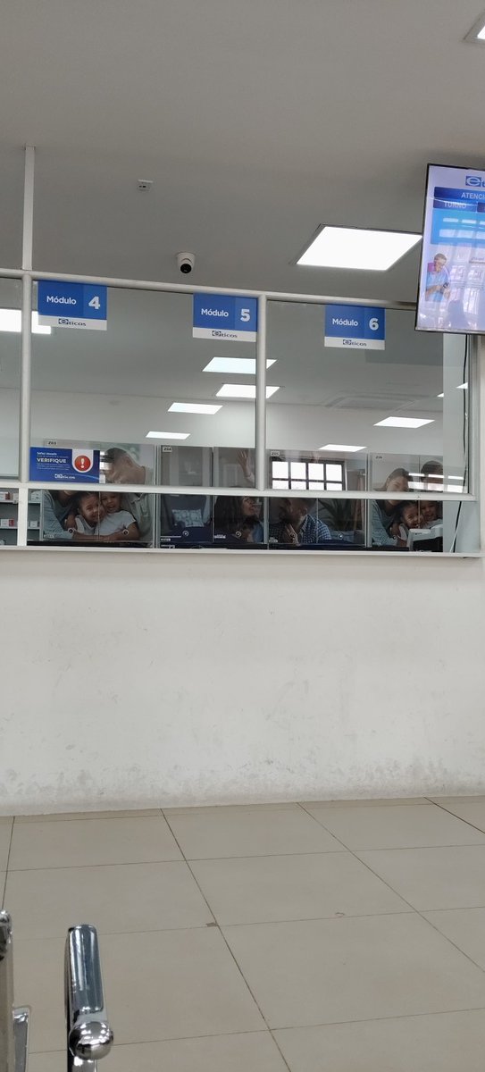 joremilio_3's tweet photo. @Compensar_info ME IBA MEJOR EN CRUZ VERDE NO PASABA DE 40 MINUTOS.
AHORA EL LA NUEVA ÉTICOS SAS, ANTES AUDIFARMA , LLEVO MÁS DE UNA HORA Y ME FALTAN 10 TURNOS PAGANDO PLAN COMPLEMENTARIO Y SUPUESTAMENTE SER PREFERENCIALES.
SIEMPRE FUE QUE EL FINADO VARGAS LLERAS DEJÓ SU TESTAFERRO NUEVO https://t.co/ysWCHIQyZ3