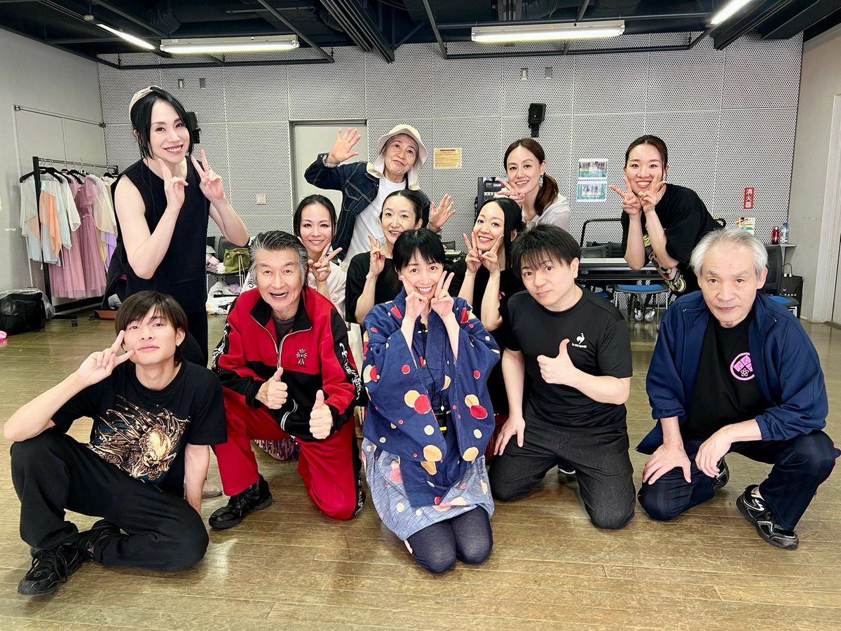 dandyshokai's tweet photo. 真夏のフェス、リハーサルでした！
もう後1週間…。
大変だー！
でも楽しい楽しい舞台になります！……きっと。
来週会いましょう！
#ダンディ商会 https://t.co/OD8BTCUfG8
