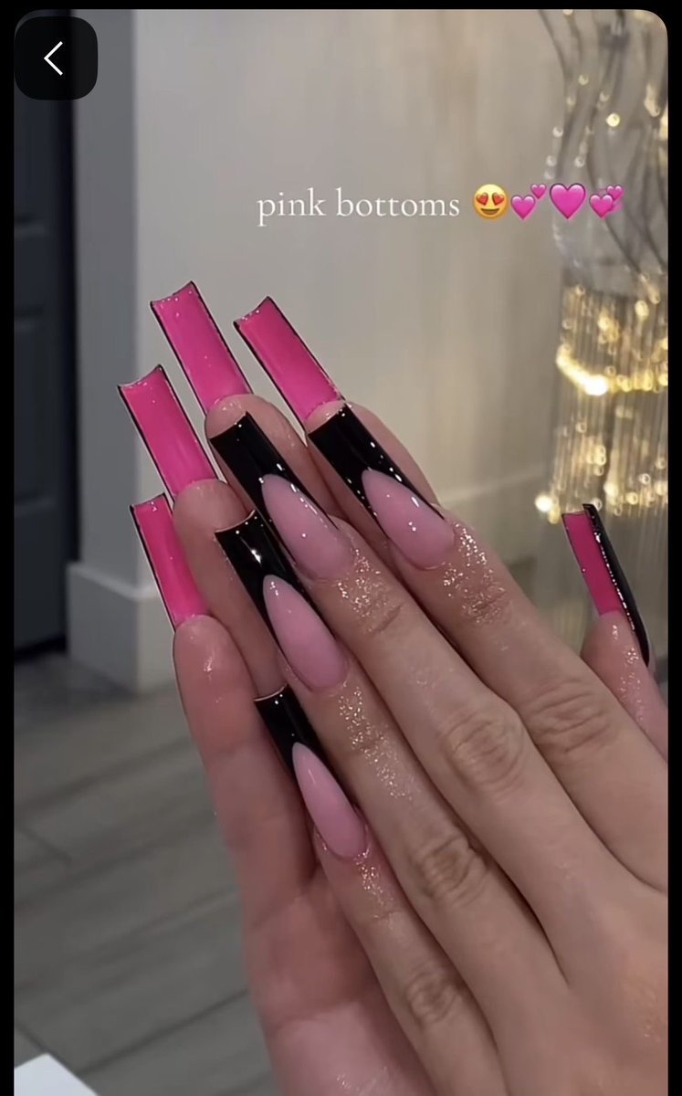 ManifestHerGlow's tweet photo. Pink bottoms😍💕💕💕 https://t.co/sUFcXHIYxR