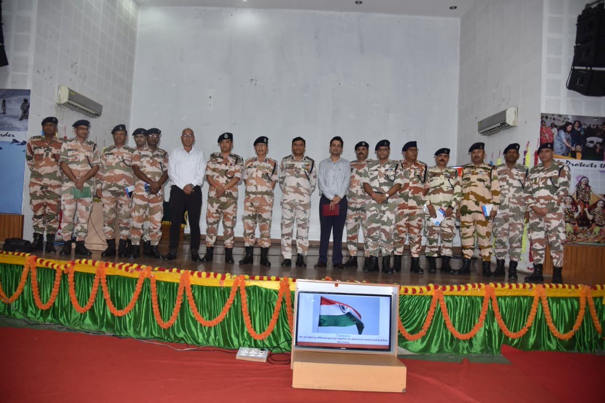 ITBP_official's tweet photo. A Cyber Hygiene &amp; Cyber Security Awareness Session was organised at the #ITBP Dehradun campus for all under-command formations. Sh. Ankush Mishra, ASP, Uttarakhand Police, sensitised #Himveers on banking frauds, honey traps, AI-enabled cyber crimes &amp; other emerging cyber threats. https://t.co/0KgmKd6bLd