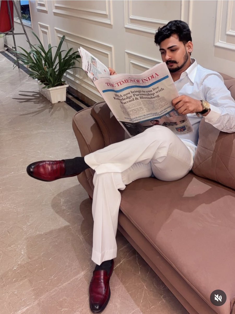 MaidforIndians's tweet photo. Indian men are always sharply dressed 🥰

#brown #browndom #mnwo #dom #sub #slave #master #indian #indiandom https://t.co/3QBmtjI4hm