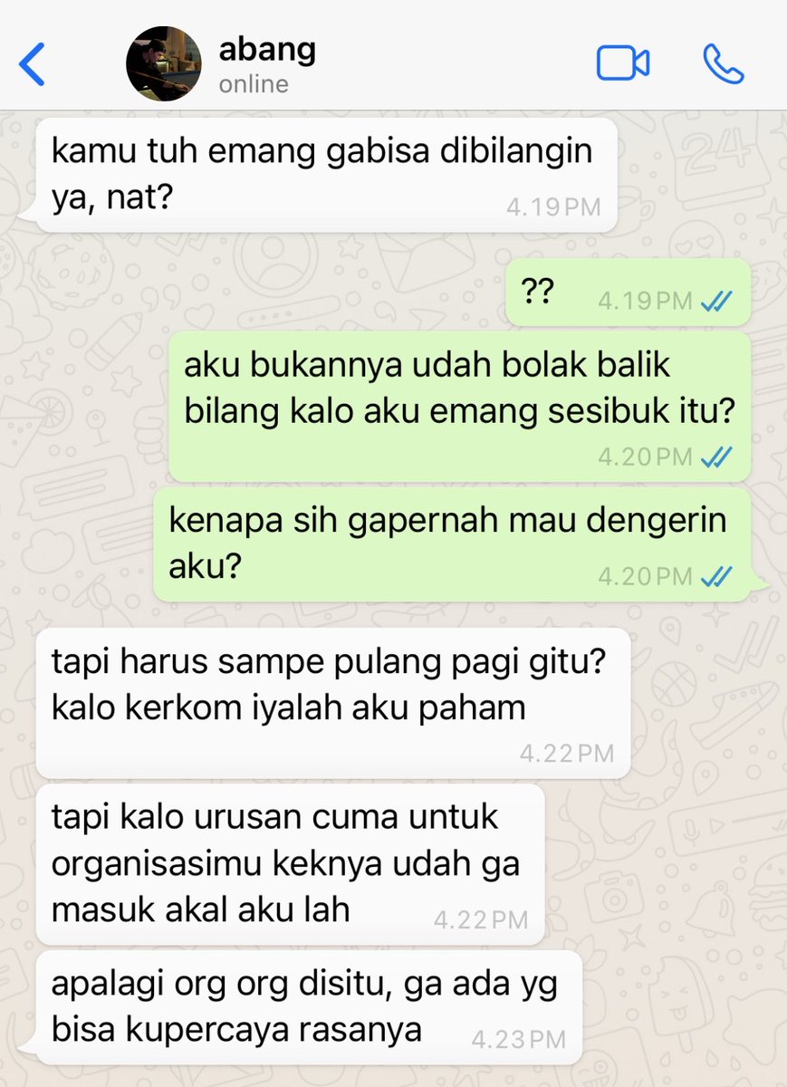 phuwinktang's tweet photo. awalnya berantem dicall, trus sama nathan dimatiin dan berlanjut dichat https://t.co/kvfluqtmWp