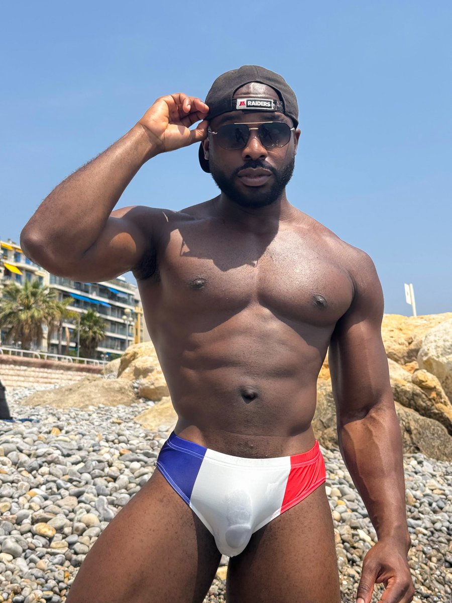 boluxl's tweet photo. Summer ☀️ https://t.co/HtKPhrZW4E