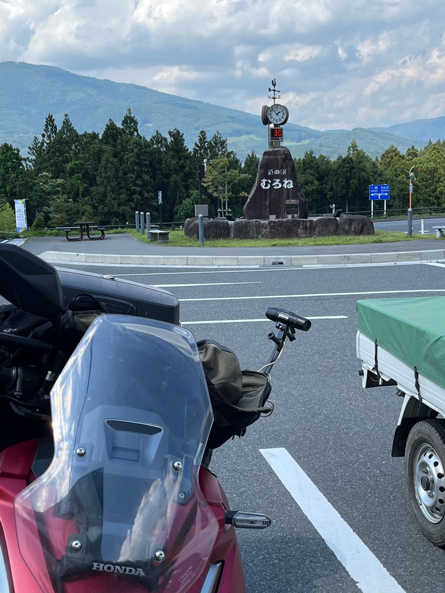 imasa12's tweet photo. 続いて大島へ
亀山のケーブルカーは19日開業だそうです
ウエルカム・ターミナルのお店でソフトクリーム🍦をいただきました
濃厚で美味しかった😋
島内を一回りしてR284経由で帰路に着きます
道の駅室根では30℃
千厩では35℃
メッシュのジャケットから入る風が生温い https://t.co/WqE8mF6gHY