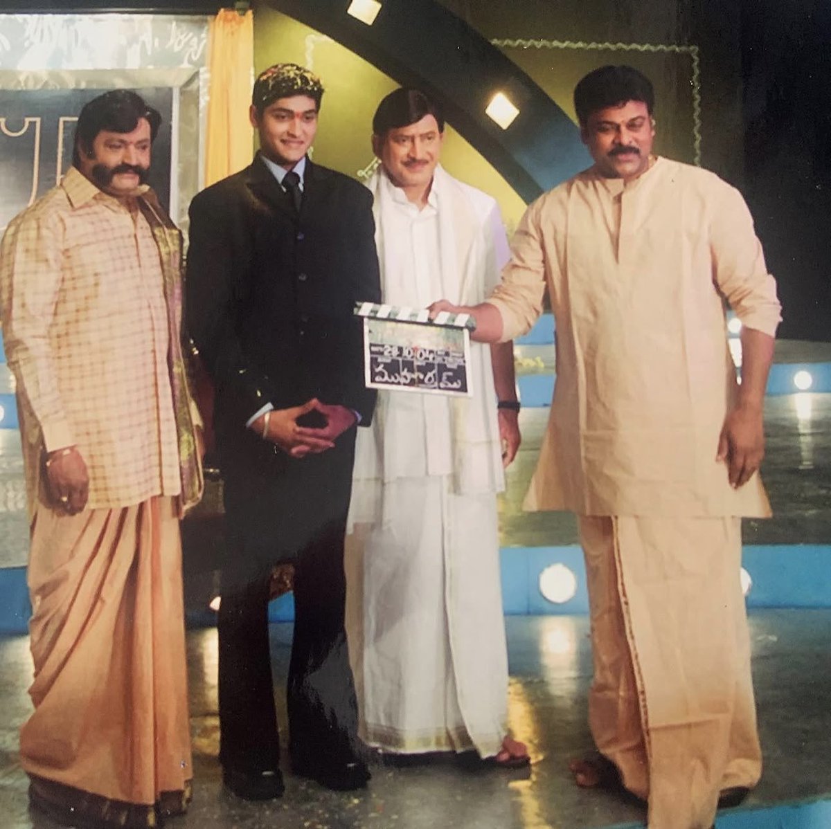 SuryaKonidela's tweet photo. Boss looks 👌👌👌👌👌👌👌👌👌👌 @KChiruTweets #MegaStarChiranjeevi https://t.co/3jCKvkd9Mc
