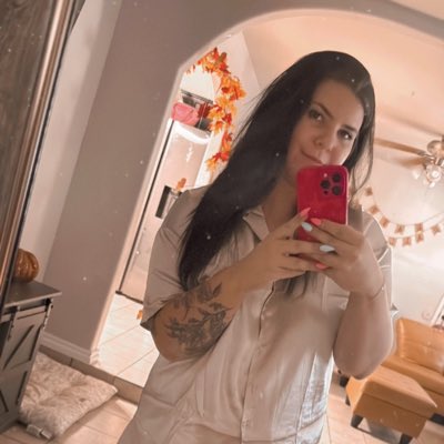 HearthHallow's tweet photo. #NewProfilePic https://t.co/m9f5N8mSfQ