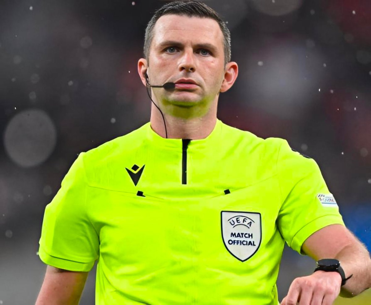 PolymarketSport's tweet photo. 🚨JUST IN: FIFA isn’t allowing English referees Anthony Taylor and Michael Oliver to officiate Argentina matches at the 2026 World Cup 

The reasoning is “geopolitical neutrality policies” regarding the Falklands War  between the UK and Argentina https://t.co/B3LZTsVb0t
