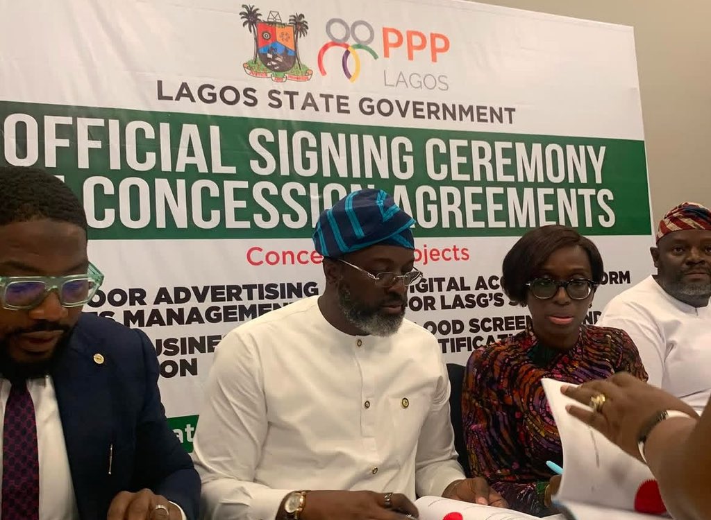 seunosiyemi_'s tweet photo. L-R: Permanent Secretary, Motor Vehicle Administration Agency (MVAA), Mr. Rasheed Muri-Okunola; Lagos State Commissioner for Transportation, Mr. Oluwaseun Osiyemi; Special Adviser, Office of Public-Private Partnerships (PPP), Mrs. Bukola Odoe; and the concessionaires during the signing of the Concession Agreement for the Business Process Automation of the Motor Vehicle Administration Agency (MVAA), held Friday, July 10th, 2026