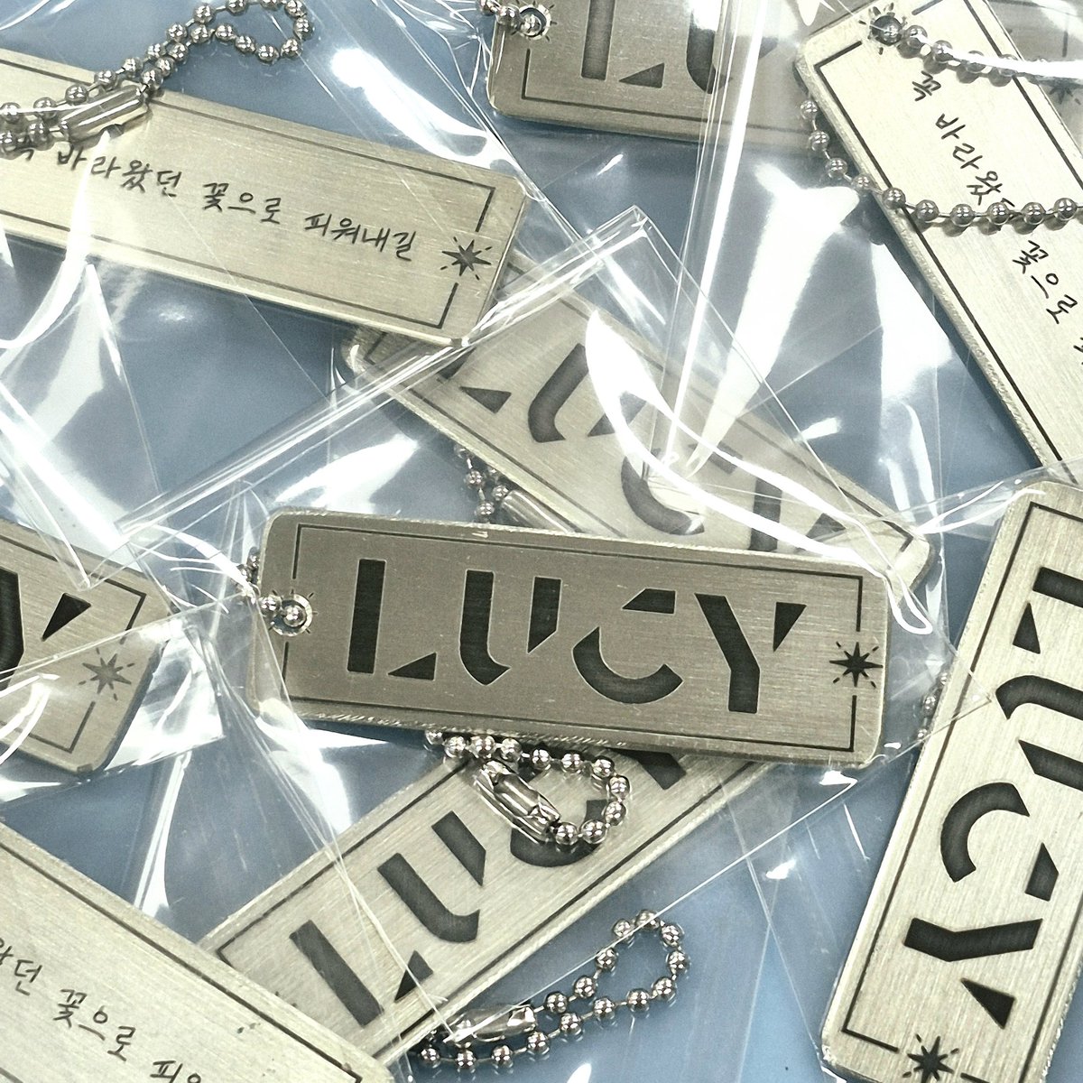CelesteFor_LUCY's tweet photo. ✴︎ LUCY 루시 < ISLAND in 대구 > 
루시 대구 섬콘 무인 나눔을 진행합니다!

✴︎ 07/11, 12 양일

✴︎ 루시 메탈 각인키링 : 일일 20개 / 양일 총 40개

✴︎ 입장 시각 30분 전부터 진행할 예정입니다!
✴︎ 장소는 당일 타래로 공지합니다! https://t.co/OYwcHjJAmX