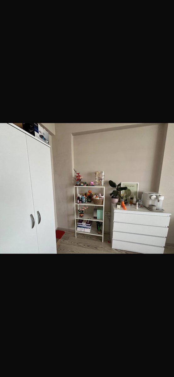 buyutecliayna's tweet photo. İlan olarak atılan evler / ve arkadaşımın ilan olarak attığı pinterst odası fjkrdhfje https://t.co/mgHjzh1g2L