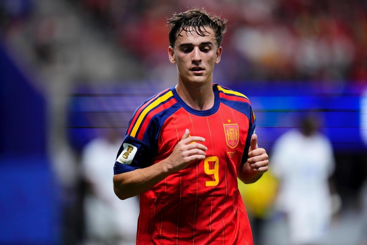 TouchlineX's tweet photo. 🚨 𝗡𝗘𝗪: Gavi and Mikel Merino could start vs. Belgium.

— @elchiringuitotv https://t.co/X4QCosu2t9