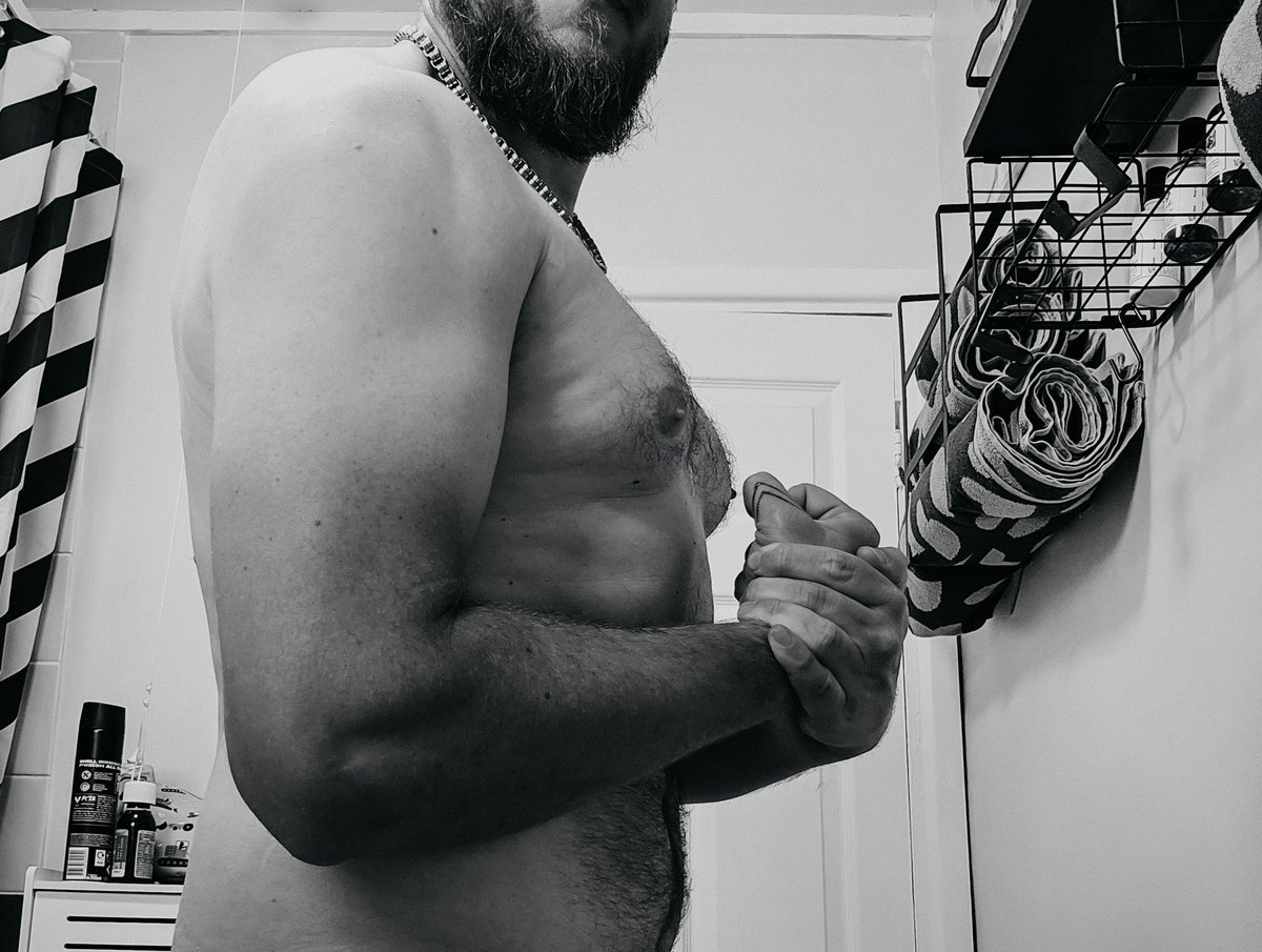 Nordic_Ninja_'s tweet photo. Been building more than confidence lately… 💪🏻😏
Figured you deserved a little progress check.
#DadBod #BeardedMen #GymProgress #NSFWTwitter https://t.co/OfLLeM1ZnQ