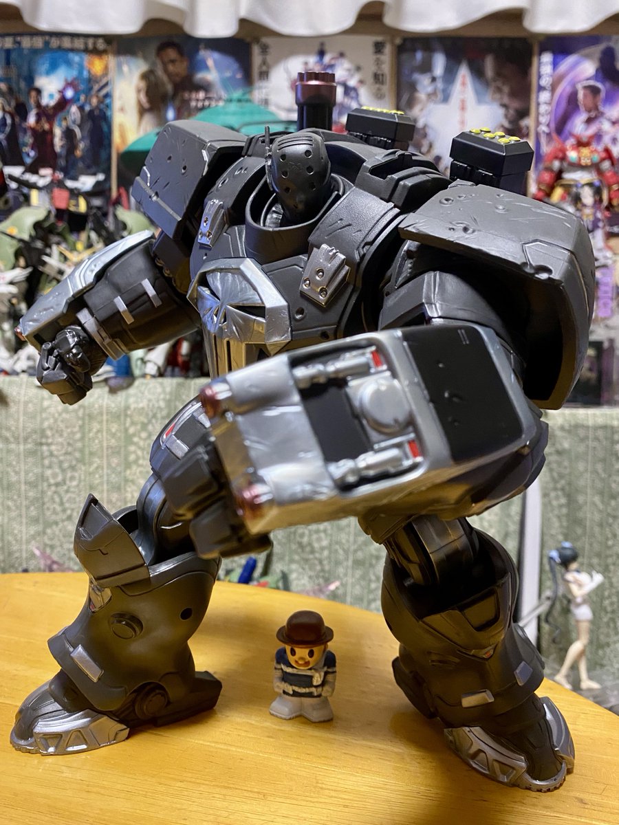 higechichidugan's tweet photo. パニッシャー ハルクバスターアーマーかっけぇ🥰
ニワカだからコミックは知らんのだけど、一番パニッシャーに渡しちゃダメなヤツじゃない？w 😍
#マーベルレジェンド #アメトイ https://t.co/ka15wyoXRX