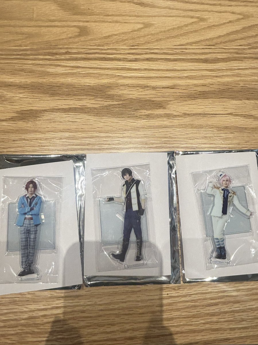 cattoya_'s tweet photo. 【 交換 】
あんさんぶるスターズ THE STAGE -Requiem from Knights- 
あんステ 返礼祭

譲 ￤アクスタ 凛月 真緒 桃季
         ブロマイド 嵐 桃季

求 ￤アクスタ レオ＞泉
         ブロマイド レオ＞泉

11日、12日手渡し可能です🙇🏻‍♀️ https://t.co/P3uTbbcprW