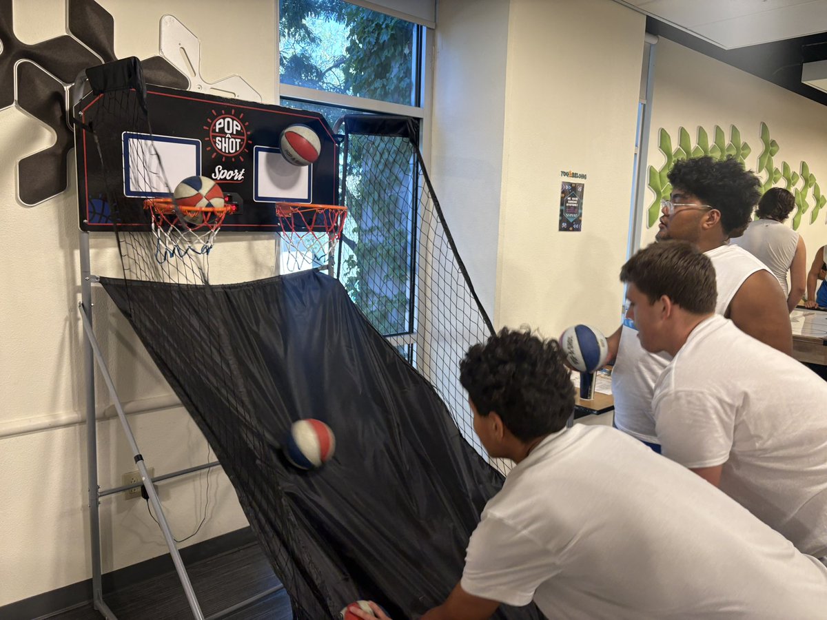 DobsonFootball's tweet photo. Game room time
@dobsonfootball @CoachNewcombe https://t.co/hqEYeFFWPM