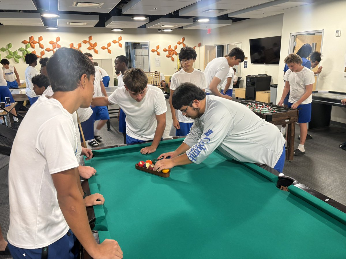 DobsonFootball's tweet photo. Game room time
@dobsonfootball @CoachNewcombe https://t.co/hqEYeFFWPM