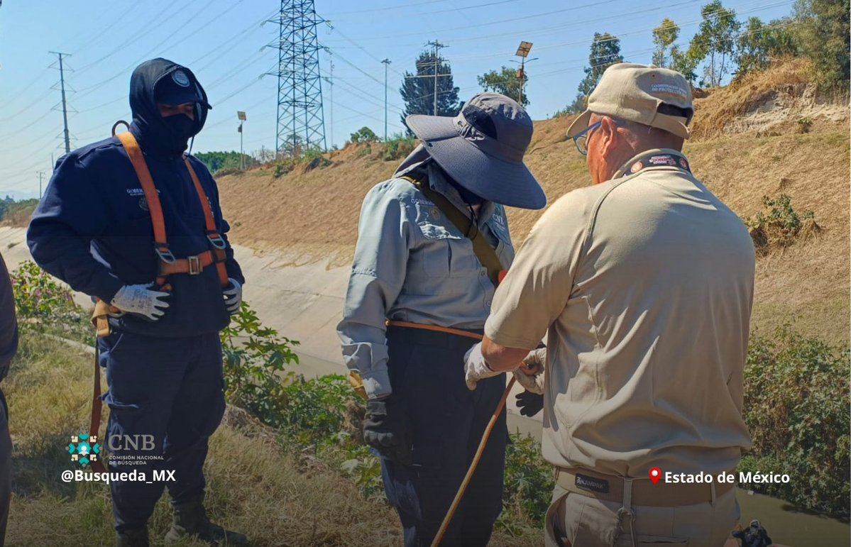 Busqueda_MX's tweet photo. ⚠️ #AccionesDeBúsqueda | #Edomex | #Nacional

Como parte de las labores permanentes de búsqueda, personal de la Comisión Nacional de Búsqueda acudió al #EstadodeMéxico para llevar a cabo acciones orientadas a la localización de personas desaparecidas, con la participación activa y permanente de sus familiares.

Las actividades incluyeron labores de reconocimiento y prospección, recorridos de inspección en canales y zonas aledañas, verificación de puntos de interés, revisión de objetos, estructuras y entrevistas a personas de la comunidad.

Las búsquedas en territorio son prioridad para el @GobiernoMX. Continuamos impulsando búsquedas en vida y forense, con acompañamiento a las familias y enfoque de derechos humanos.

#PersonasDesaparecidas #AlertaNacional #BúsquedaNacional #HastaEncontrarles