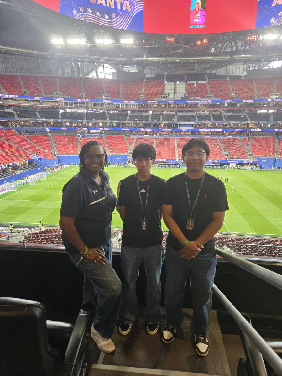 CristoReyATL's tweet photo. A cool FIFA World Cup experience for a few of our students. Thanks to our partnership at Global Payments for these wonderful memories. #fifa #FifaWorldCup_2026 #schoolpartnerships https://t.co/yuIBEzKcyV