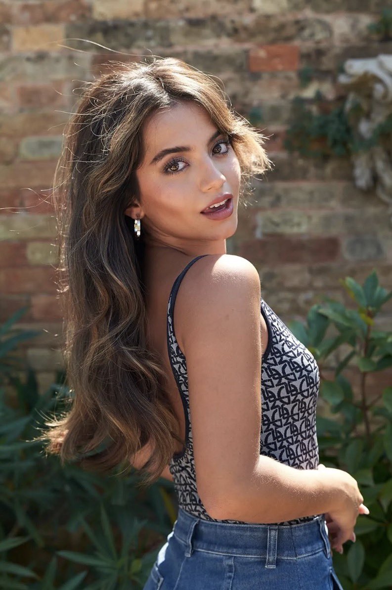 Cinefilodealma's tweet photo. Isabela Merced cumple 25 años.

#cine #cinema #peliculas #films #movies #cinefilos #cinefilia #IsabelaMerced https://t.co/fWQ98bPMdr