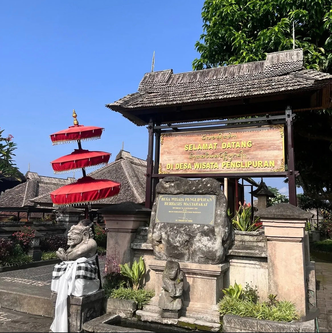 ppatagoniaaa's tweet photo. balinese https://t.co/Pb3JSubMv7
