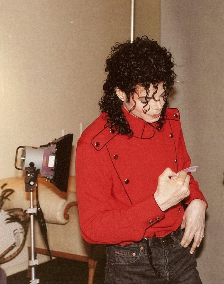 mikechosis's tweet photo. his curls here😵‍💫 https://t.co/YSkpLFCkUc
