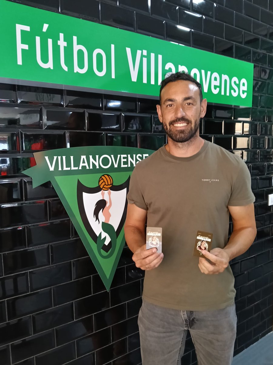 cfvillanovense's tweet photo. Seguimos recibiendo el cariño y el apoyo de todos nuestros aficionados, además hoy hemos tenido una visita muy especial...

Muchas gracias Kaiser @javispb4 por renovar tu compromiso con nosotros. 

Nos vemos muy pronto 💚

#SiMeQuereisAbonarse https://t.co/yWb1n3nsEz