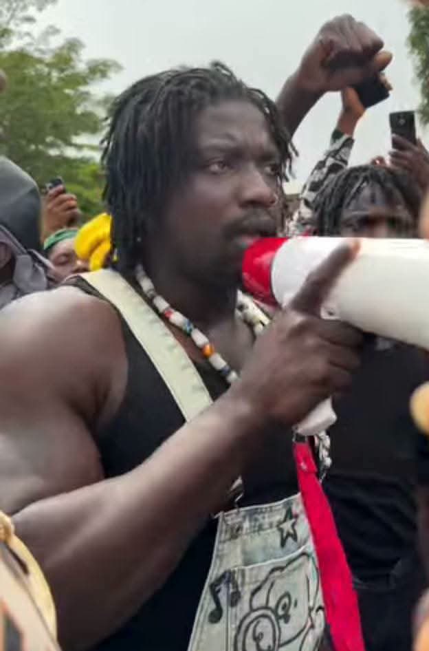 Loc_lab's tweet photo. God bless you, VDM. You single-handedly led a protest to the military barracks and demanded the release of the Oyo schoolchildren, and now they are finally out! 

You’re truly a savior for our generations.” https://t.co/ZzPrLZa3f8