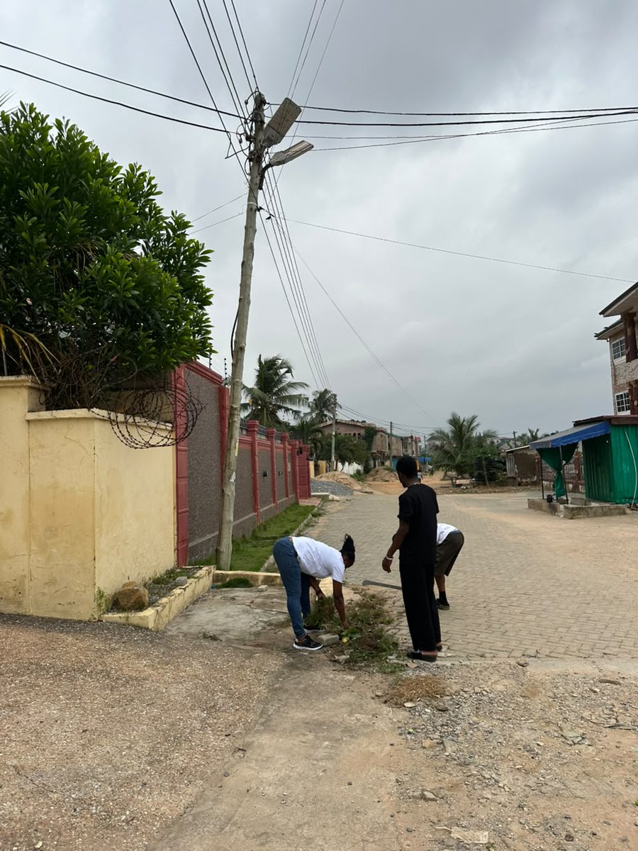 True_Monitoring's tweet photo. Earlier today, our team joined the nationwide cleanup exercise to give our office surroundings a thorough refresh. 🧹 ✨️ A cleaner community truly starts with us! 
#CleanGhana #TeamTrueNorth  #NationalCleanUpDay https://t.co/PslyFr4Ou3
