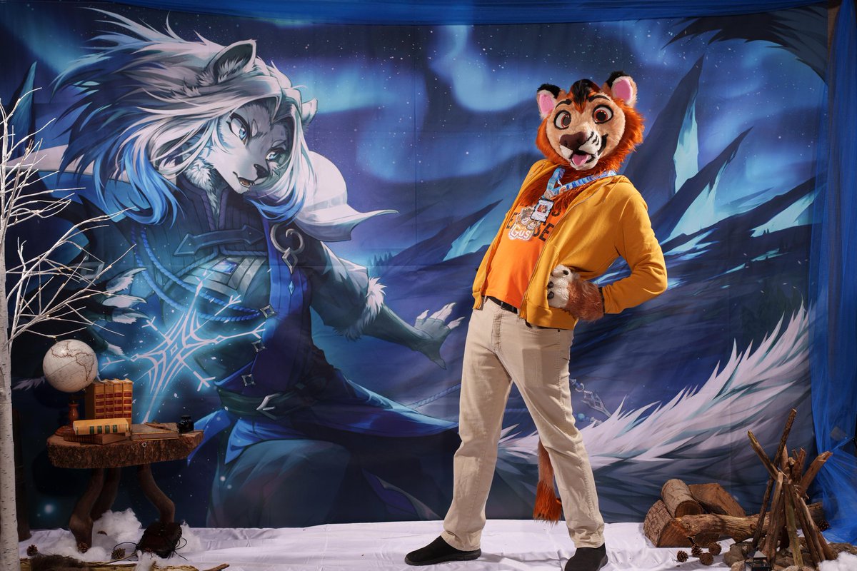 guslewic's tweet photo. 1, 2, 3... Fashion ! ๐ธ
#FursuitFriday #ATT1 #Anthrotales #ATT https://t.co/pOh2YtqhwR