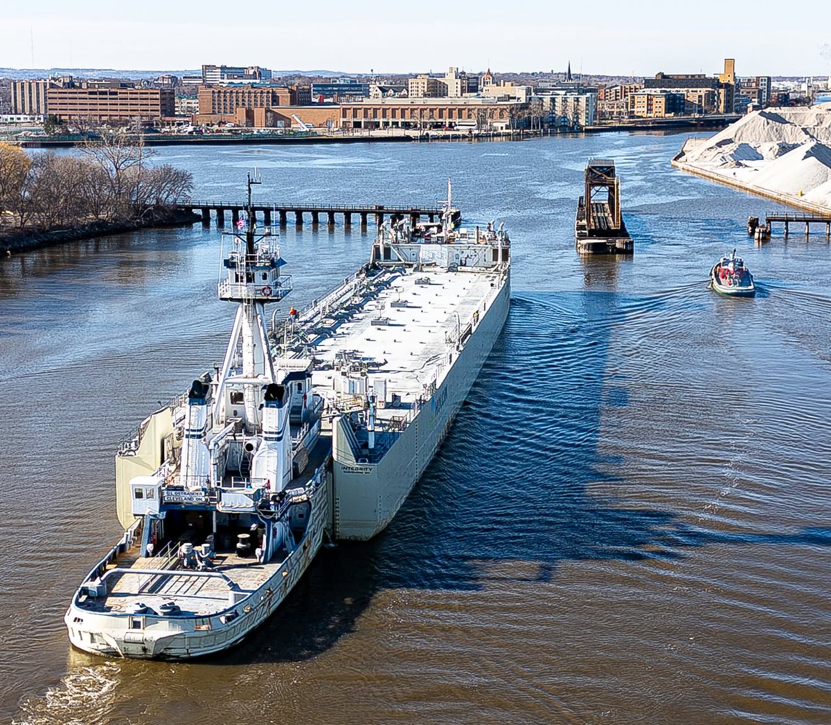 PortGreenBay's tweet photo. SHIP ARRIVAL: Integrity with Tug GL Ostrander
Arriving: Monday, July 13, 2026 @ 06:00 (6:00AM)
Departing: Monday, July 13, 2026 @ 12:00 (Noon)
Origin: Alpena, MI
Cargo: Cement
Photo Credit: Master Sergeant Media LLC https://t.co/3emCVbhxsx