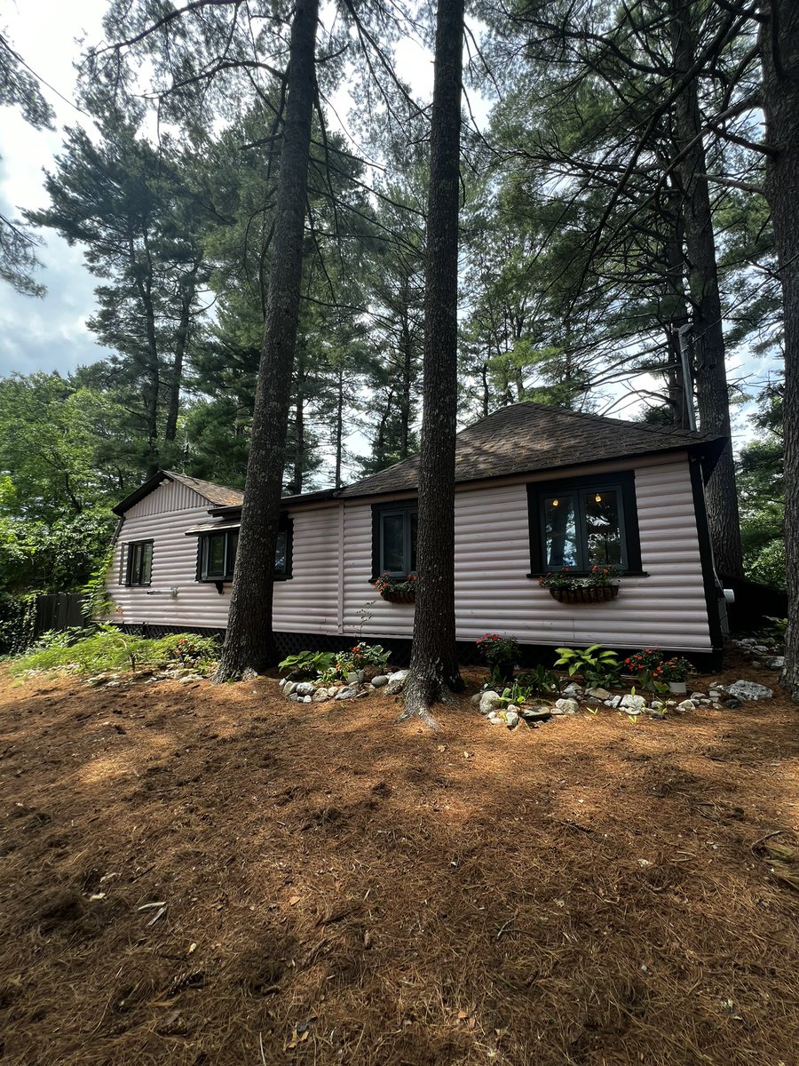 steve02359's tweet photo. Pink Log Cabin! Yes, you read that right. Toured this unique home today. Love it or leave it! Comment below👇#steveleblancrealestate #topdownrealtor #pinkhouse #thinkpink https://t.co/6mLD9nfkgI