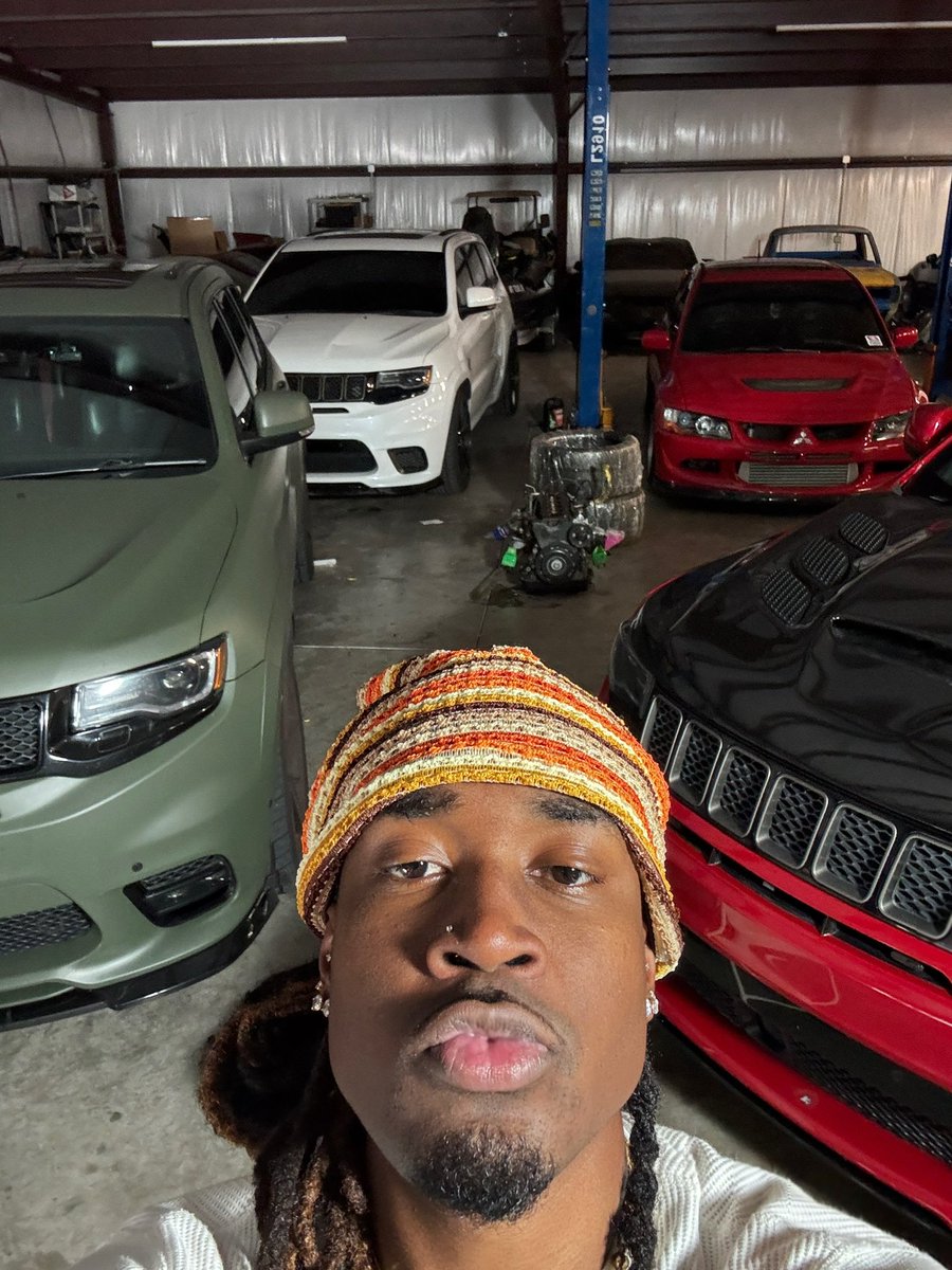 cochise's tweet photo. I BOUGHT ANOTHER TRACK https://t.co/1wkyVTCP7w