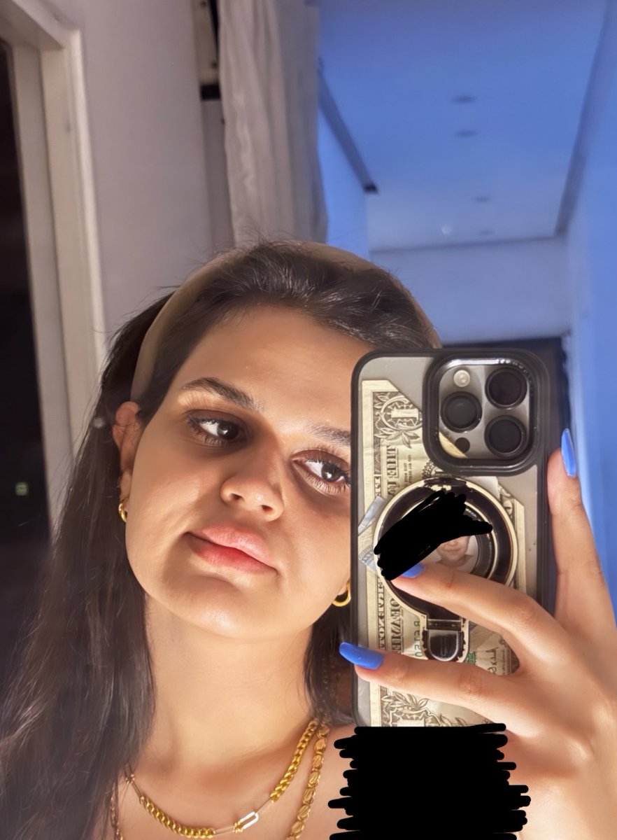 mia tweet media