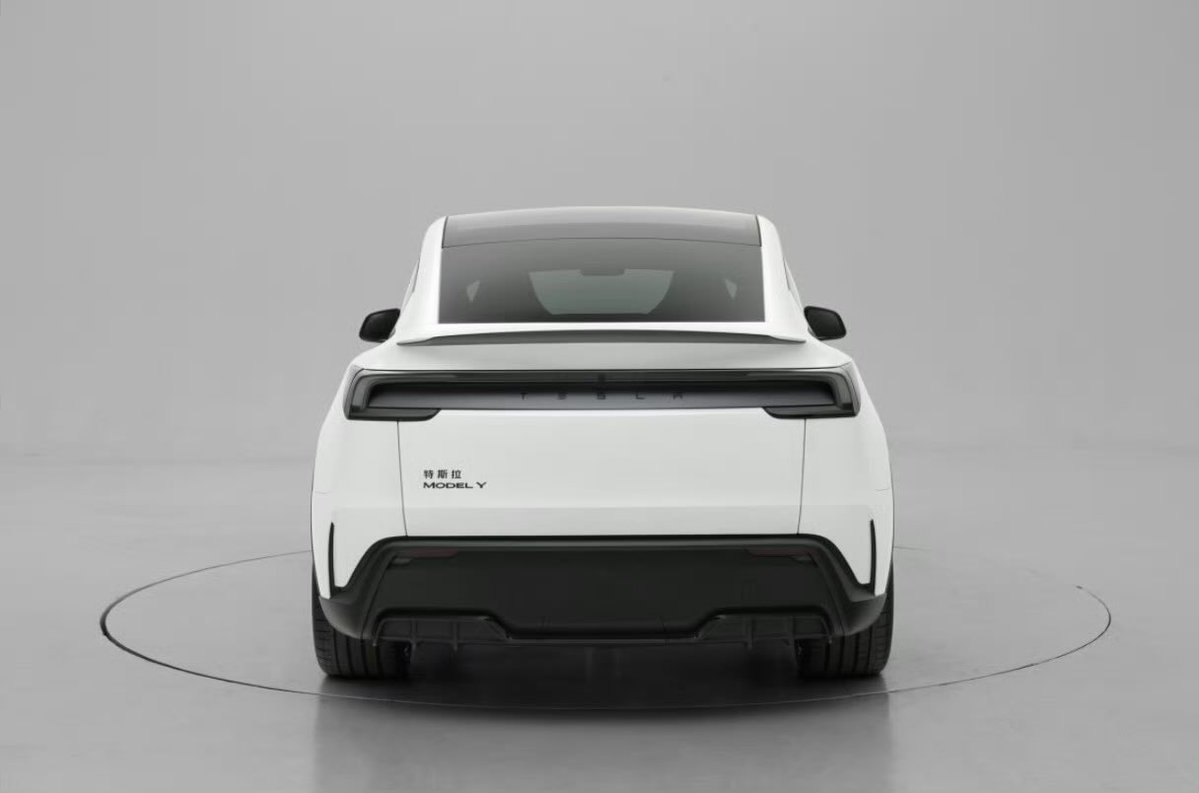 The Tesla Newswire tweet media