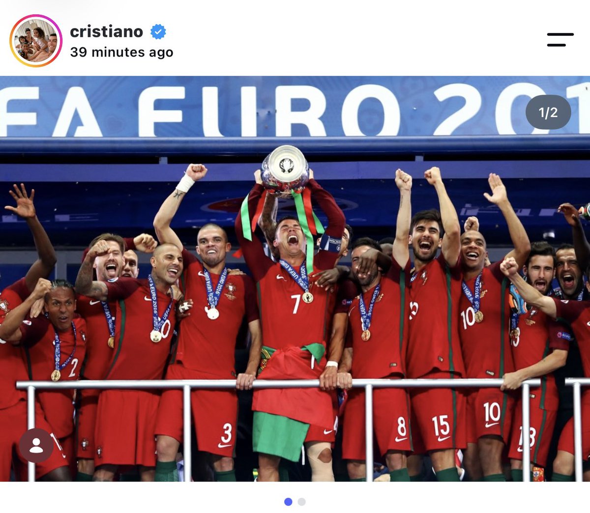 playwithtomide's tweet photo. Naaa , this guy is SAD 😭

Ronaldo posted this, how can one be this childish 😭 https://t.co/1q7ZoC67vu