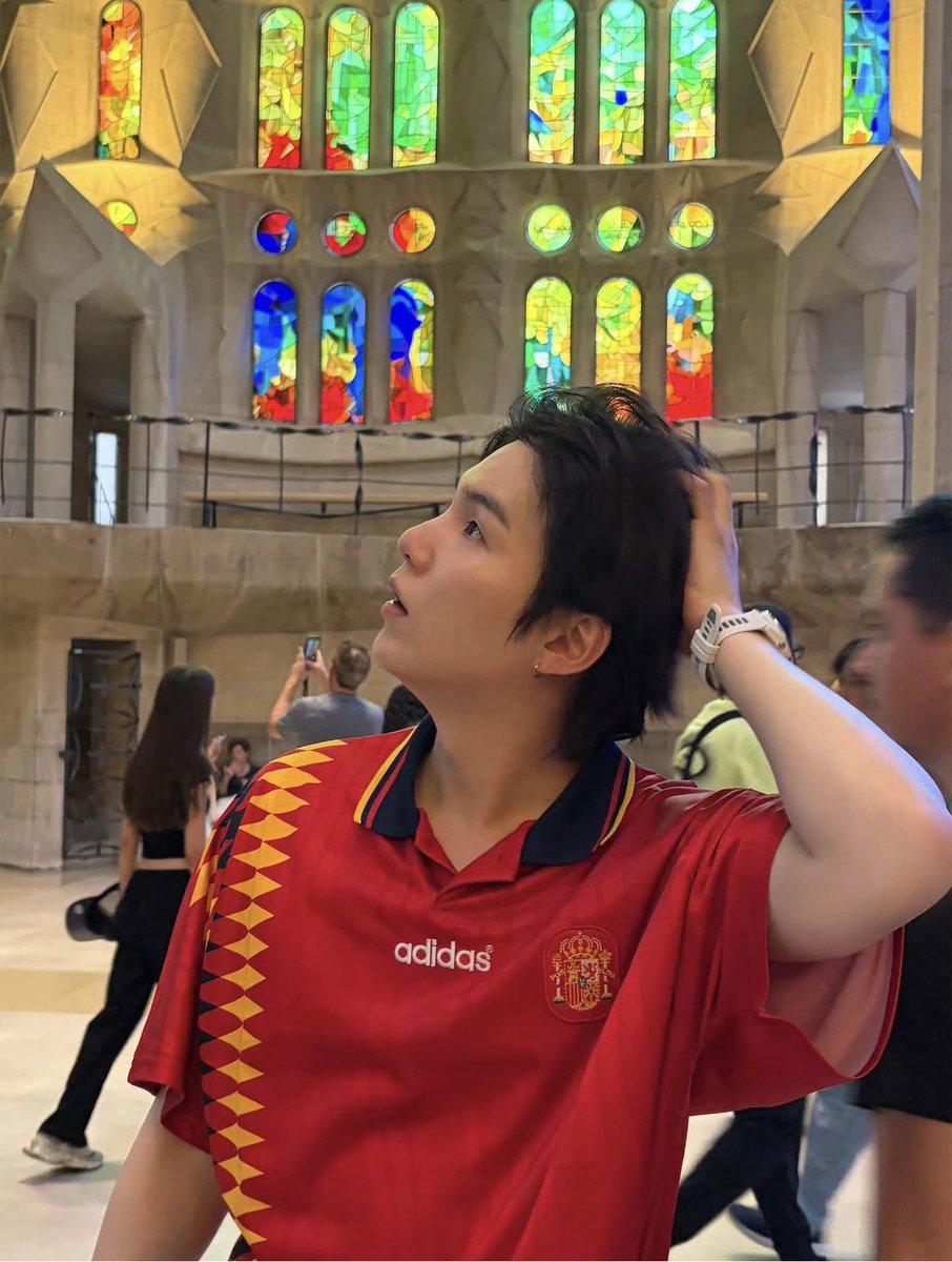 Yolithearmy's tweet photo. bueno es momento de pedirle a san min yoongi que bendiga a españa otra vez para que gane este partido https://t.co/ijbxs0bkj1
