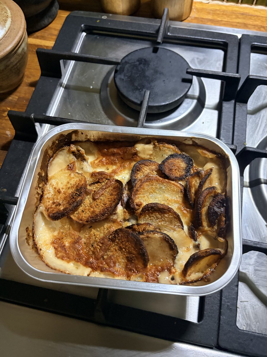 CxPxC's tweet photo. @sainsburys hi the ready meal I bought was ready burnt - cooked according to instructions and burnt to a crisp :( https://t.co/to4SEUrCJI