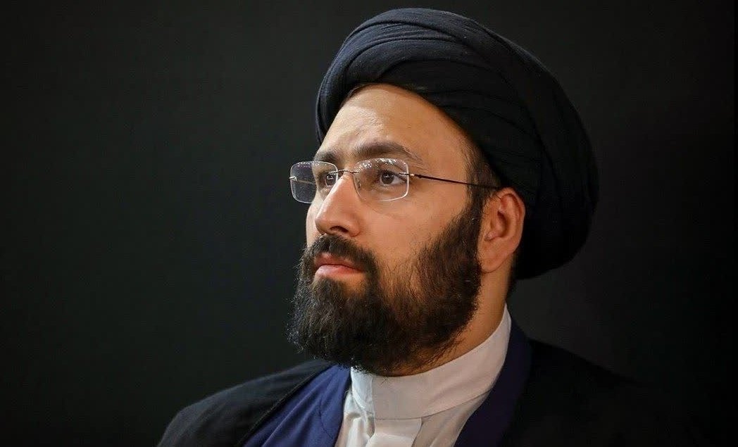 seyedfateh313's tweet photo. سید علی خمینی: 
مگر می‌شود که امام حسین با یزید صلح کند؟
 مگر می‌شود با آمریکای جنایتکار صلح کنیم.

جنگ ترس ندارد

 برخی می‌گویند جنگ را ادامه دهید که جمهوری‌خواهان در انتخابات شکست بخورند. 
 ما هم به دموکرات‌ها می‌گوییم مرگ و هم به جمهوری‌خواهان. https://t.co/EqUqJ4eyTW
