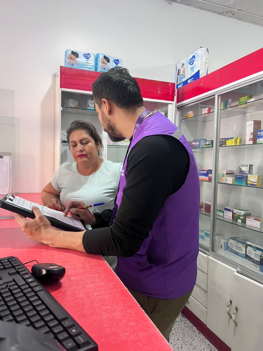 Arcsa_Ec's tweet photo. ¡Control para la salud de #Cayambe! 🔎🚨

Visitamos establecimientos, como farmacias, supermercados y plantas procesadoras en esta ciudad de #Pichincha para vigilar el cumplimiento de la normativa sanitaria y garantizar su calidad.

#ArcsaControla ✅
#ElNuevoEcuador 🇪🇨 https://t.co/kXk1jTHhSu