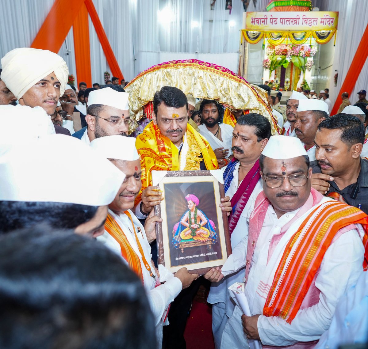 Devendra Fadnavis tweet media
