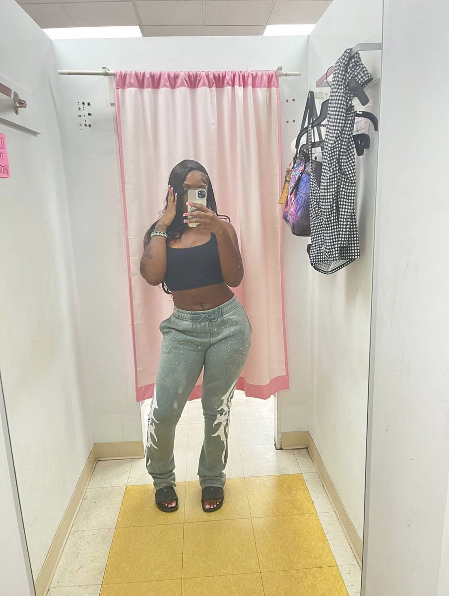 TyniDoll's tweet photo. 🫯 https://t.co/kaYYw4LSru