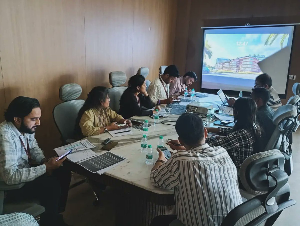 _Pranchal_Gupta's tweet photo. Team Training On Migsun Lucknow Central Site 🏗️
#teamtroika #pranchalgupta #troika #lucknowproperty #commercial 
Pranchal Gupta Real Estate Consultant Lucknow https://t.co/kW9iMYrjOE