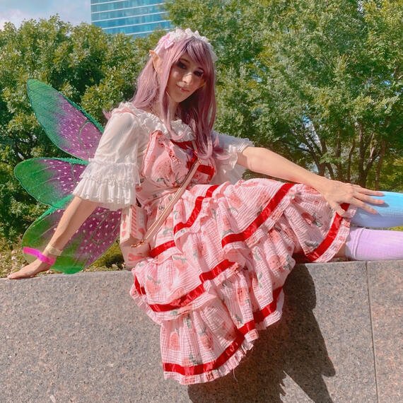 Antiwokeslayer's tweet photo. The fact @OffKaiExpo  and @dreamconvention  is letting this troglodyte @fallingstarz12    walk the halls or be part of they're community its the this stanking wolfpussy wants to be racist while looking like a whole as man in cheap ass drag https://t.co/aM3oYyl63A