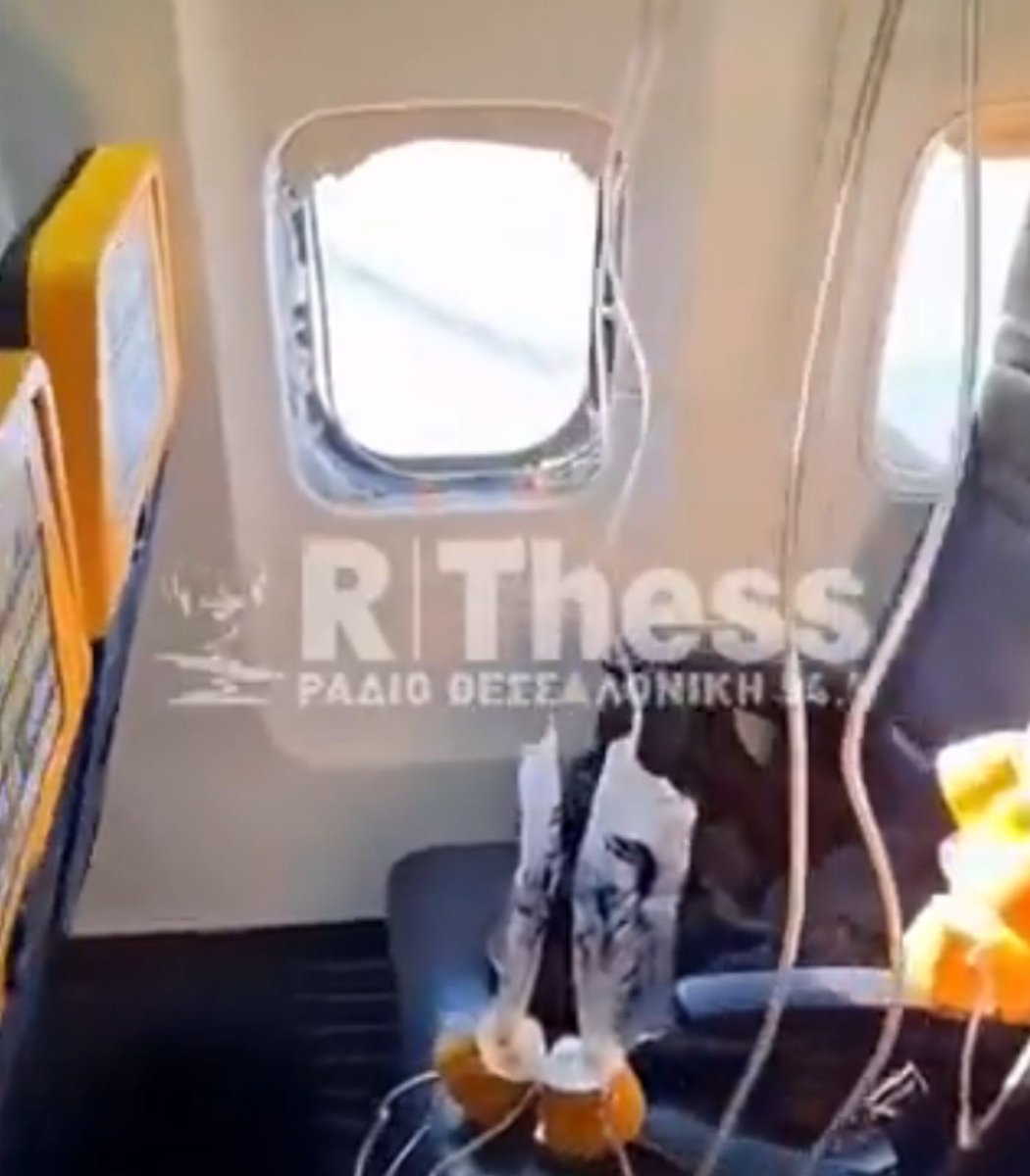 Dexerto's tweet photo. A wife saved her husband after he was nearly sucked out of a Ryanair plane when a window shattered mid-flight

She held onto his legs until other passengers helped pull him back inside https://t.co/aEKusyrKZ2