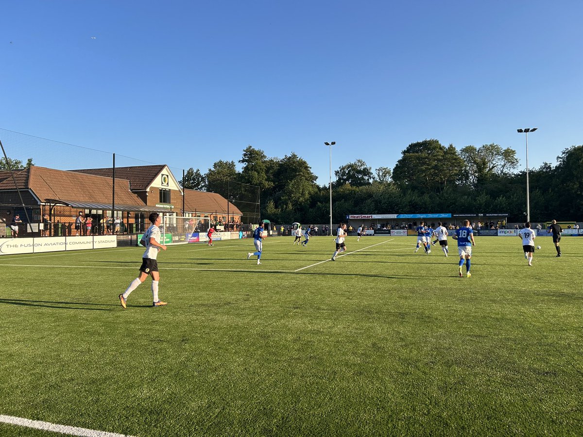 LeeW_Sport's tweet photo. No chance of Spain v Belgium in the #WorldCup keeping me from the return to action of mighty @HorshamFC.

Glorious summer evening, and a smart new pitch, for the visit of @EastleighFC, a division above us in @NL_Enterprise League.

#COYH 💛💚
#Fridaynightlight
@NonLeagueCrowd https://t.co/aDnAHlzpWp